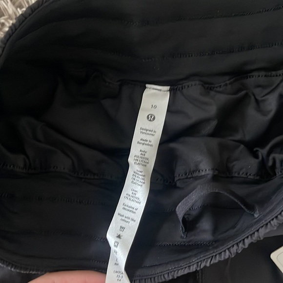 Lululemon Track That High Rise Short 5” *lined - Picture 3 of 4